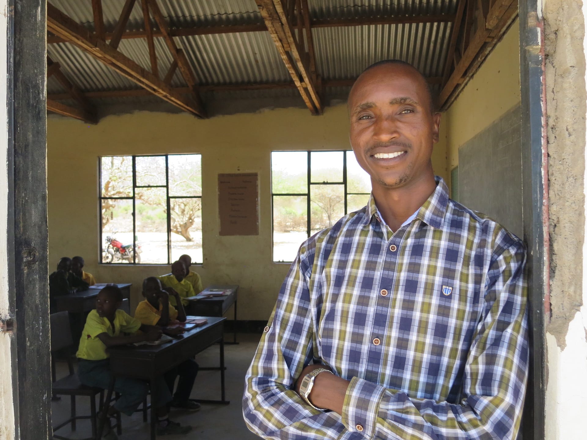 Elatia_Massai-Schule_Lehrer_4103